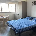 Fréjus, Studio dans résidence avec Piscine