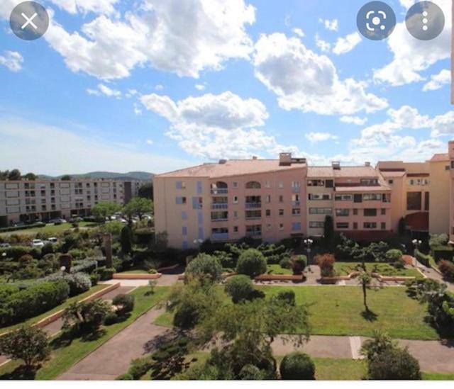 Fréjus, Dans Résidence Avec Piscine Fréjus